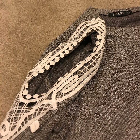 Finejo New without tags Cut out Sweater Size L - Picture 2 of 4